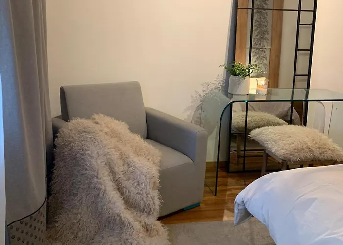 Dhome アパート アゴルド